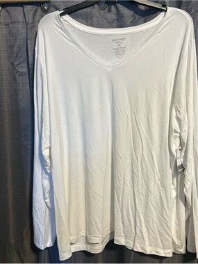 Nine West White Soft-Spun V-Neck Tee